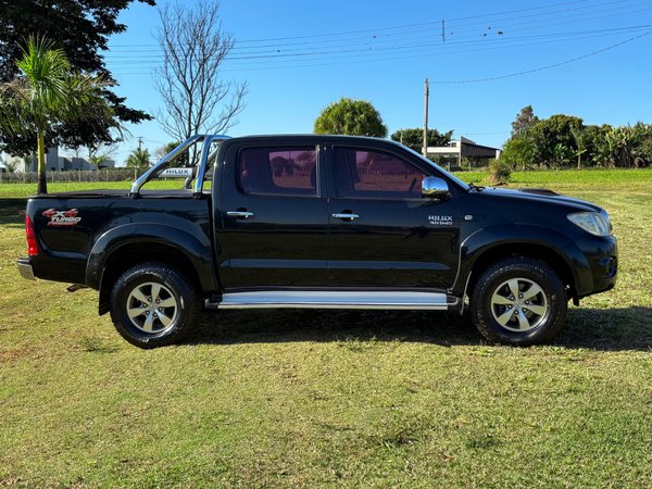 Foto 3 - Toyota Hilux SRV 3.0 Turbo Diesel 4x4