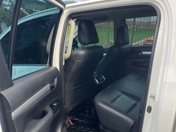 Foto 7 - Toyota Hilux SRX 2.8 Turbo Diesel 4x4