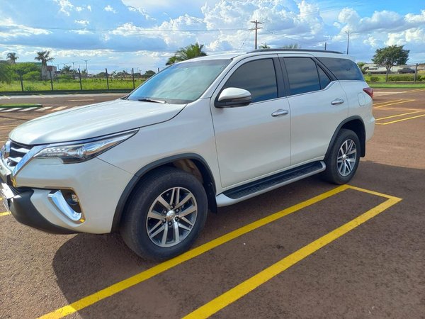 Foto 2 - Toyota Hilux SW4 SRX 2.8 Turbo Diesel 4x4