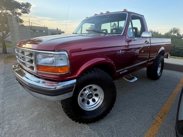 Foto 2 - Ford F1000 XL 2.5 Turbo Diesel 4x2 C.S