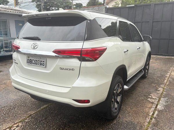 Foto 4 - Toyota Hilux SW4 SRX Diamond 2.8 Turbo Diesel 4x4