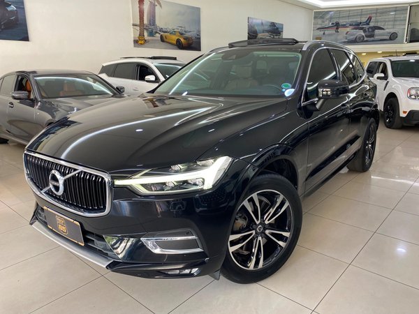 Foto 3 - Volvo XC60 D5 Momentum 2.0 Diesel AWD