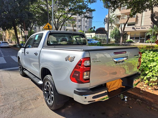 Foto 4 - Toyota Hilux SRX 2.8 Turbo Diesel 4x4