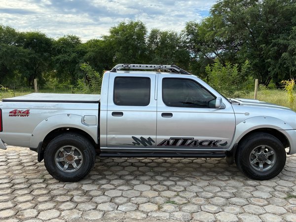Foto 2 - Nissan Frontier XE Attack 2.8TD 4X4 C.D.