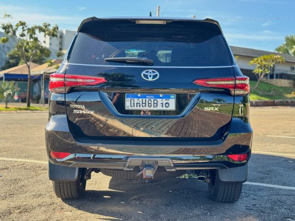 Foto 3 - Toyota Hilux SW4 SRX 2.8 Turbo Diesel 4x4