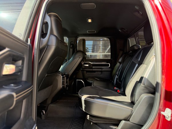 Foto 9 - RAM 3500 Laramie Night Edition 6.7 Turbo Diesel 4x4