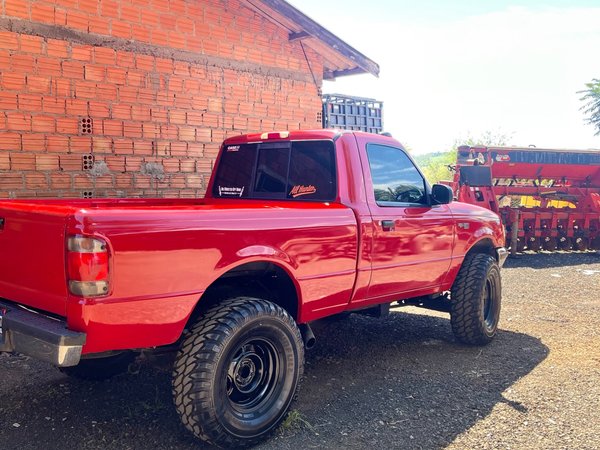 Foto 9 - Ford Ranger XLT 4.0 V6 Gasolina 4x2 C.S
