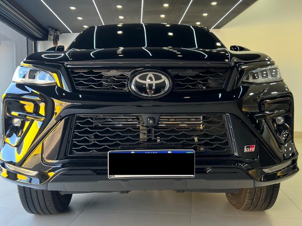Foto 2 - Toyota Hilux SW4 GR-S 2.8 Turbo Diesel 4x4