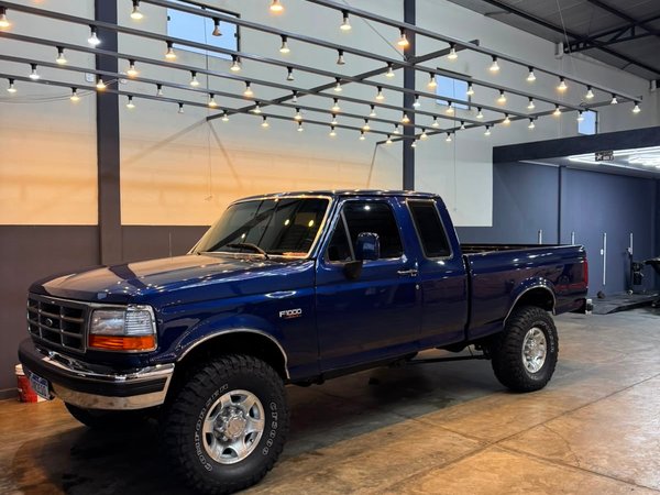 Foto 1 - Ford F1000 XLT Super Cab 4.9i Gasolina 4x2 C.E