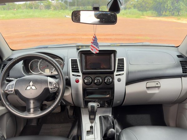 Foto 5 - Mitsubishi Pajero Dakar HPE 3.2TDi 16v 4x4