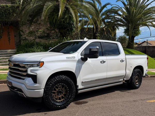 Foto 3 - Chevrolet Silverado 1500 High Country 5.3 V8 Gasolina 4x4
