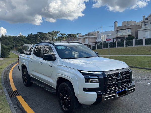 Foto 9 - Mitsubishi Triton Katana 2.4 Bi-Turbo Diesel 4x4