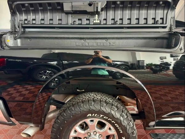 Foto 7 - RAM 3500 Laramie 6.7 Turbo Diesel 4x4