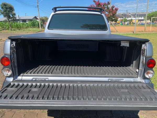 Foto 10 - Mitsubishi L200 Outdoor GLS 2.5 Turbo Diesel 4x4