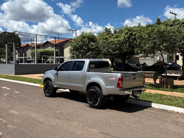 Foto 4 - Toyota Hilux SRV 3.0 Turbo Diesel 4x4