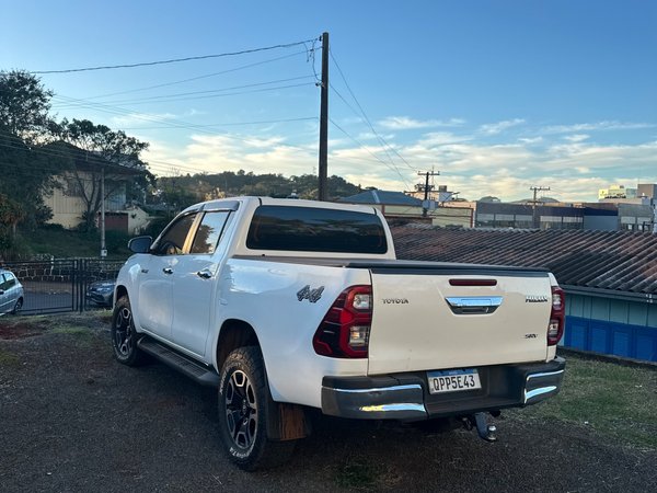 Foto 4 - Toyota Hilux SRV 2.8 Turbo Diesel 4x4