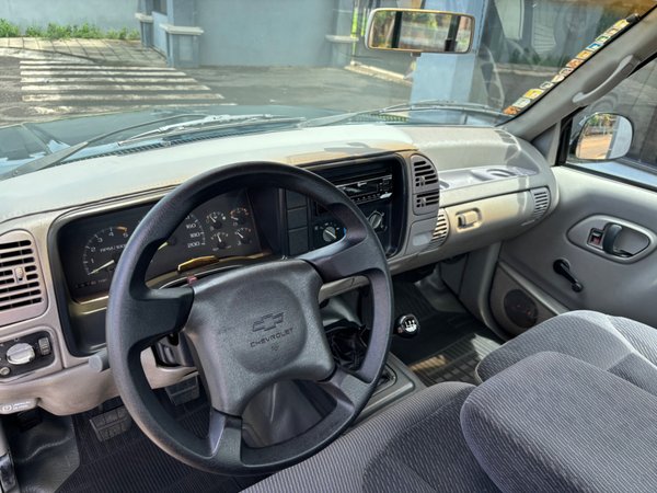 Foto 3 - Chevrolet Silverado Std. 4.2TD 18v