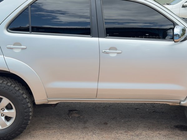 Foto 10 - Toyota Hilux SW4 3.0 Turbo Diesel 4x4