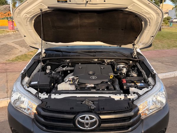 Foto 7 - Toyota Hilux 2.8 Turbo Diesel 4x4 C.S