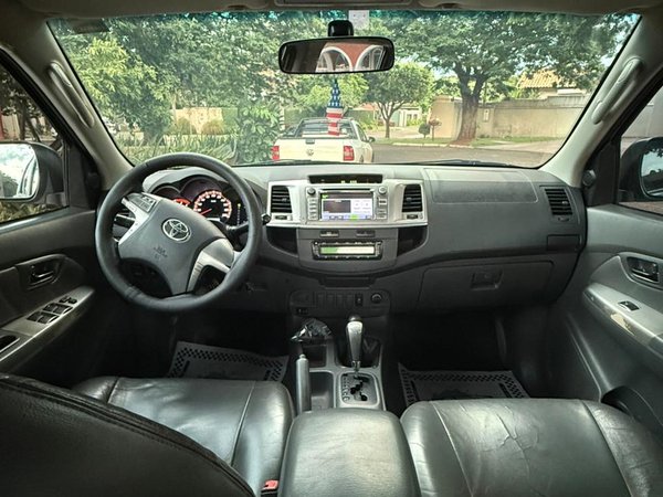 Foto 7 - Toyota Hilux SRV 3.0 Turbo Diesel 4x4