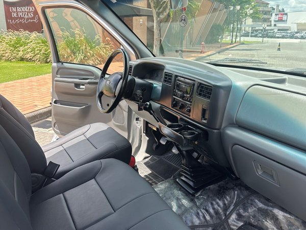 Foto 4 - Ford F250 XLT 3.9 Turbo Diesel 4x2 C.S