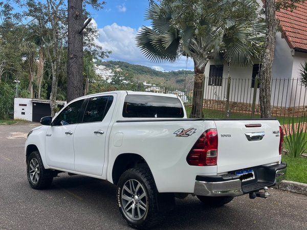 Foto 4 - Toyota Hilux SRX 2.8 Turbo Diesel 4x4