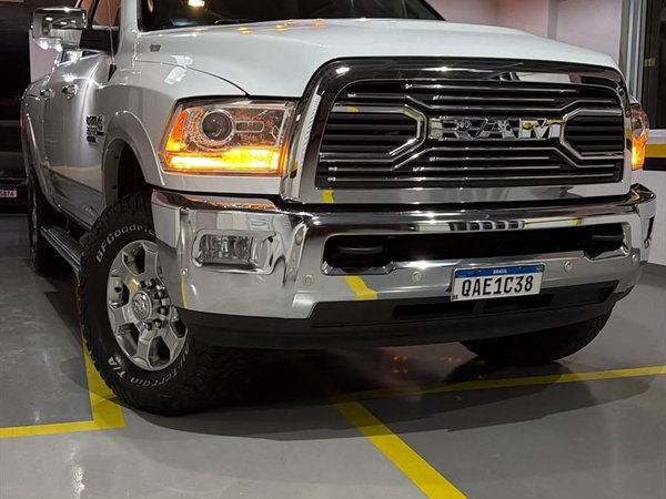 Foto 9 - RAM 2500 Laramie 6.7 Turbo Diesel 4x4