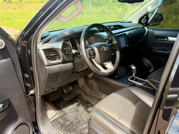 Foto 5 - Toyota Hilux SRX 2.8 Turbo Diesel 4x4