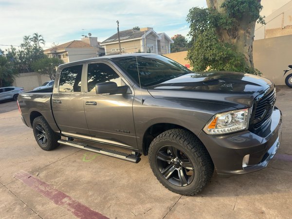 Foto 2 - RAM 1500 Limited Night Edition 5.7 V8 Gasolina 4x4