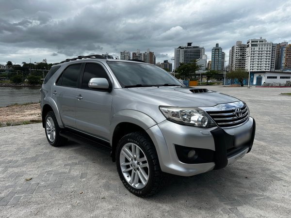 Foto 3 - Toyota Hilux SW4 SRV 3.0 Turbo Diesel 4x4