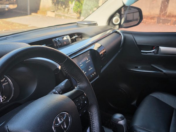 Foto 5 - Toyota Hilux SRX 2.8 Turbo Diesel 4x4