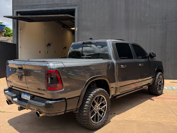 Foto 4 - RAM 1500 Rebel 5.7 V8 Gasolina 4x4