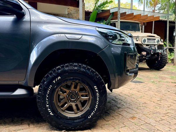 Foto 8 - Toyota Hilux SR 2.8 Turbo Diesel 4x4