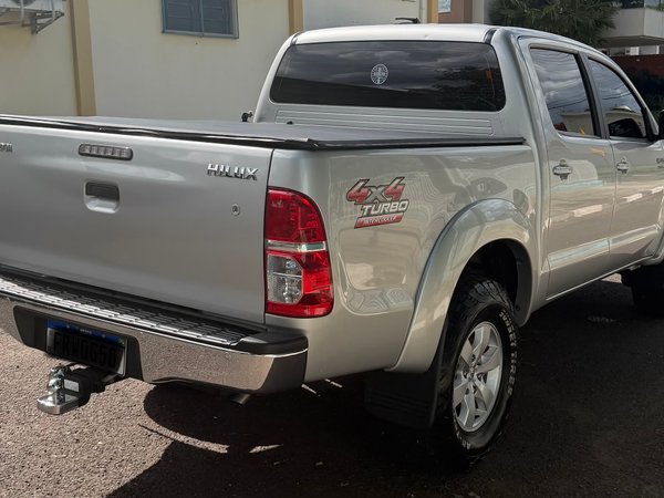 Foto 4 - Toyota Hilux SR 3.0 Turbo Diesel 4x4