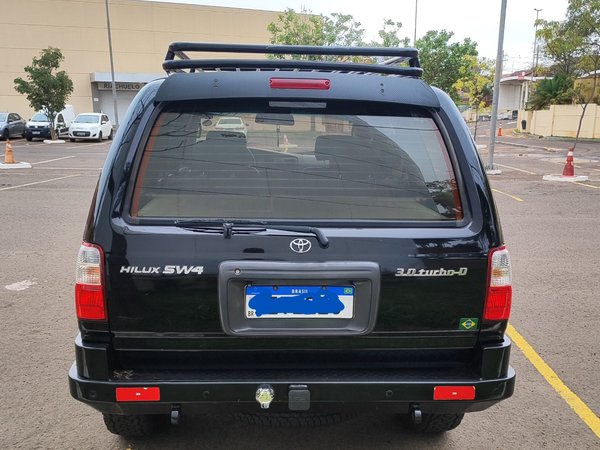 Foto 5 - Toyota Hilux SW4 3.0 Turbo Diesel 4x4