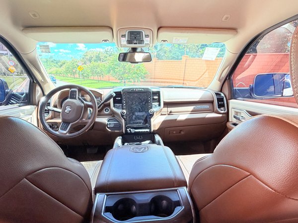 Foto 7 - RAM 3500 Laramie 6.7 Turbo Diesel 4x4