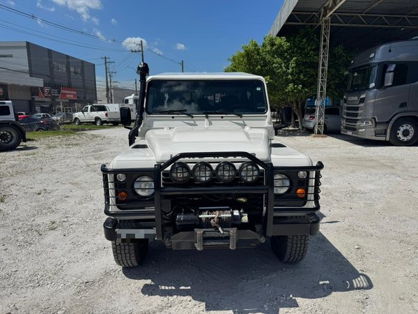 Foto 2 - Land Rover Defender Crew Cab 130 2.5 Turbo Diesel 4x4