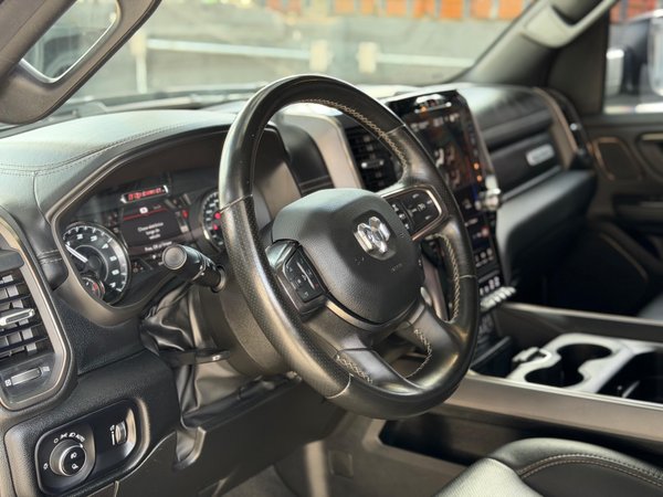 Foto 6 - RAM 1500 Rebel 5.7 V8 Gasolina 4x4