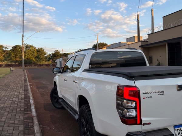 Foto 4 - Mitsubishi L200 Triton Sport HPE 2.4 Turbo Diesel 4x4