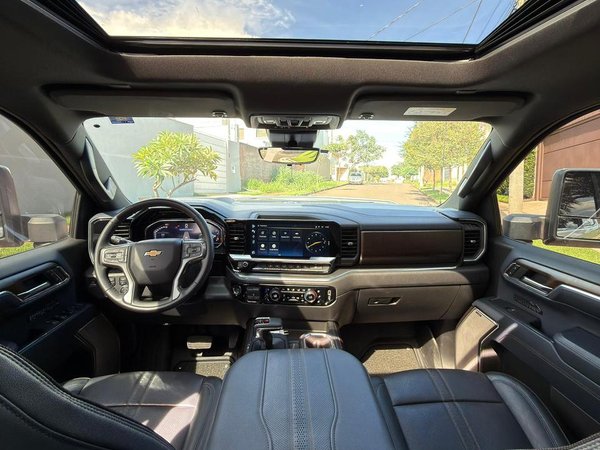 Foto 5 - Chevrolet Silverado 1500 High Country 5.3 V8 Gasolina 4x4