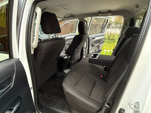 Foto 7 - Toyota Hilux SR 2.8 Turbo Diesel 4x4