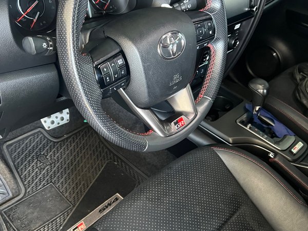 Foto 5 - Toyota Hilux SW4 GR-S 2.8 Turbo Diesel 4x4