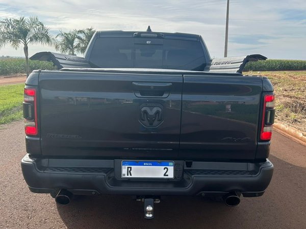 Foto 4 - RAM 1500 Rebel 5.7 V8 Gasolina 4x4