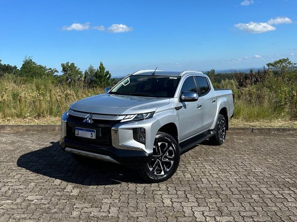 Foto 1 - Mitsubishi L200 Triton Sport HPE-S 2.4 Turbo Diesel 4x4