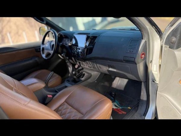 Foto 4 - Toyota Hilux DX 3.0 Diesel 4x4