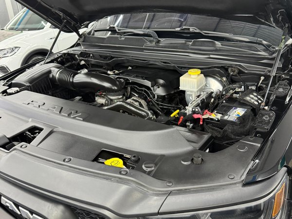 Foto 8 - RAM 1500 Rebel 5.7 V8 Gasolina 4x4