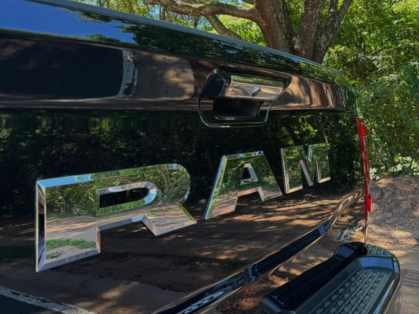 Foto 7 - RAM 3500 Yellowstone Edition 6.7 Turbo Diesel 4x4