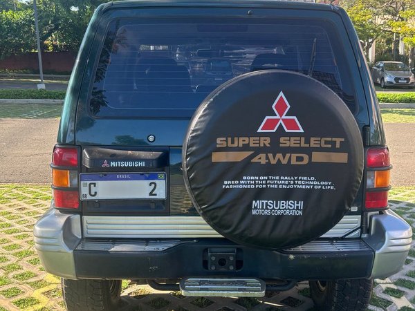 Foto 3 - Mitsubishi Pajero GLS-B 3.0 V6 Gasolina 4x4