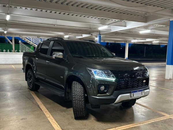 Foto 2 - Chevrolet S10 High Country 2.8 Turbo Diesel 4x4