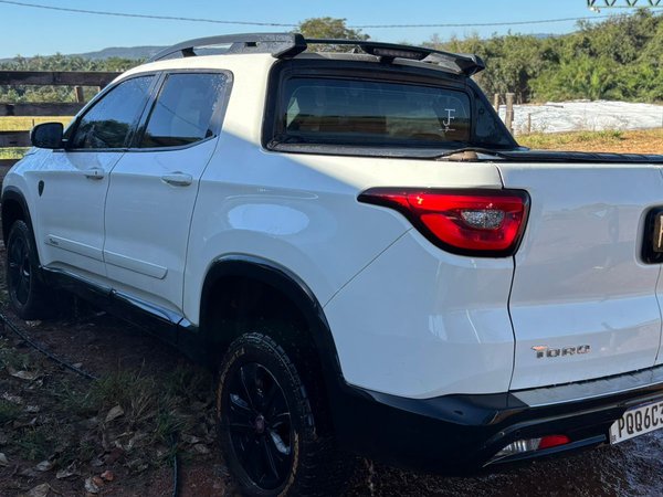 Foto 3 - Fiat Toro Freedom 1.8 16v